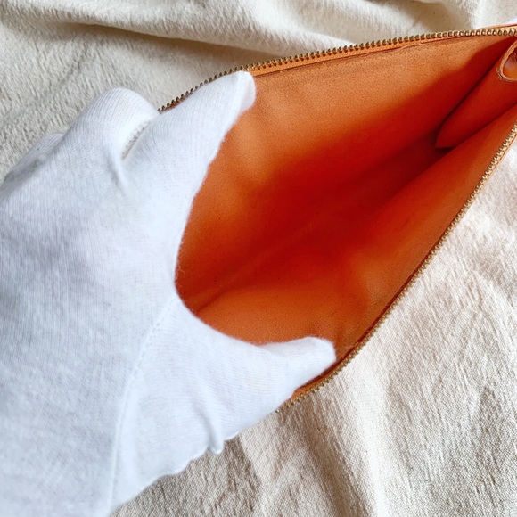 Louis Vuitton Epi Line Pochette - Picture 4 of 8